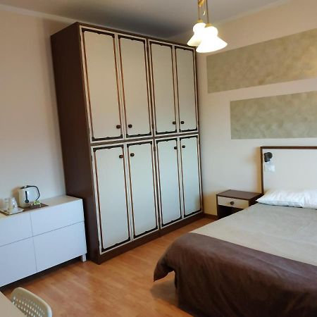 B&B Villa Filotea & Apartment Дезенцано-дель-Гарда Экстерьер фото