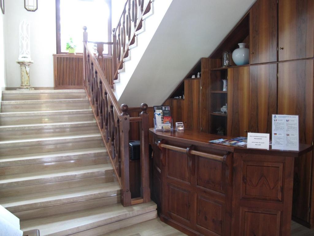 B&B Villa Filotea & Apartment Дезенцано-дель-Гарда Экстерьер фото