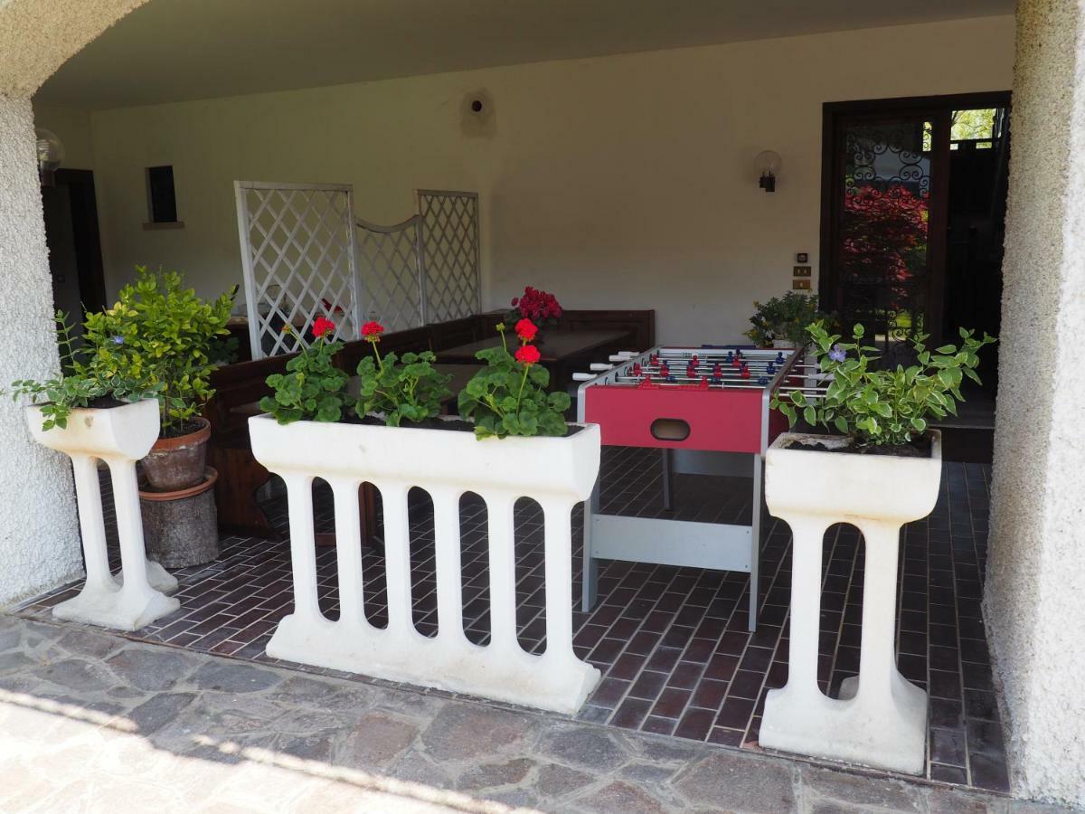 B&B Villa Filotea & Apartment Дезенцано-дель-Гарда Экстерьер фото
