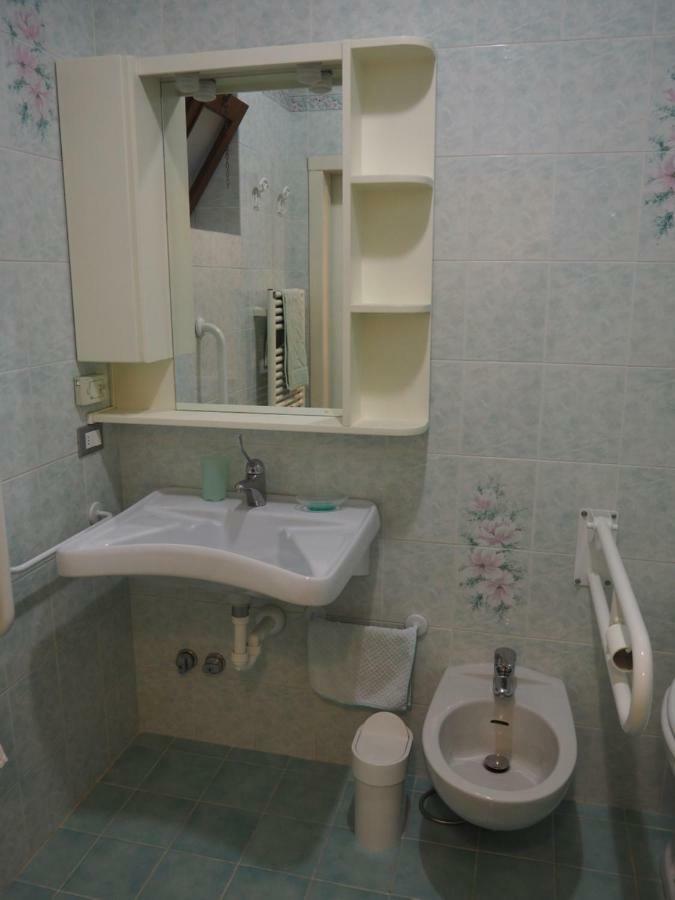 B&B Villa Filotea & Apartment Дезенцано-дель-Гарда Экстерьер фото