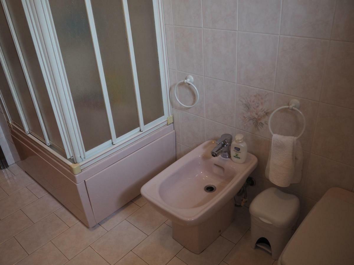 B&B Villa Filotea & Apartment Дезенцано-дель-Гарда Экстерьер фото